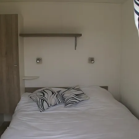 Les Roulottes & Cottages Du Moulin Chenillé-Changé Habitación foto